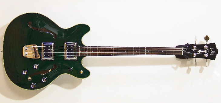 Guild - Starfire II short medium scale bass